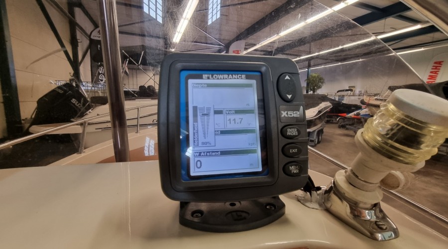 Rascala FM 15 met 40pk 4-takt EFI en trailer (z&eacute;&eacute;r netjes!)